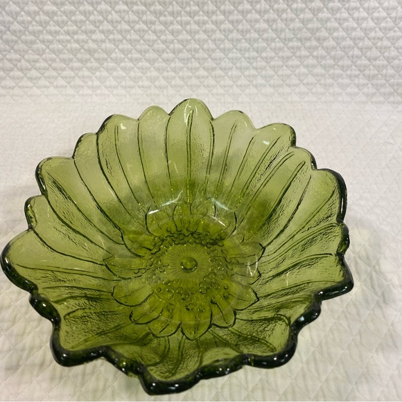Green Sunflower Dish - Picture 3 of 5